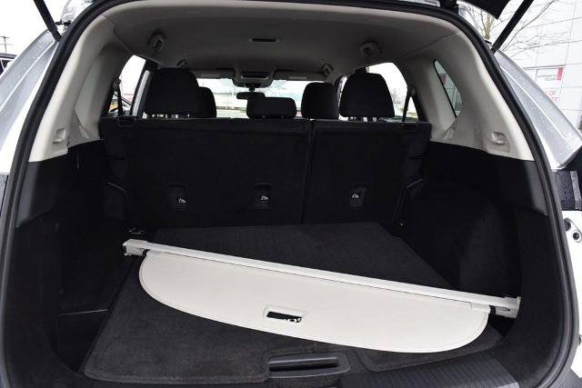 Certified 2023 Nissan Rogue SV image 24