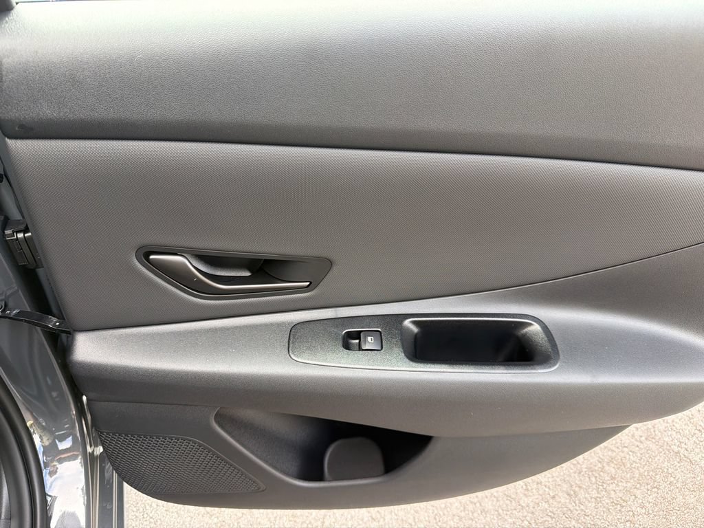 New 2026 Hyundai Elantra Sport FWD image 17
