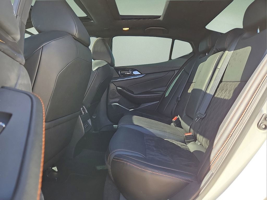 Used 2023 Nissan Maxima SR w/ Sport Mat Group image 15