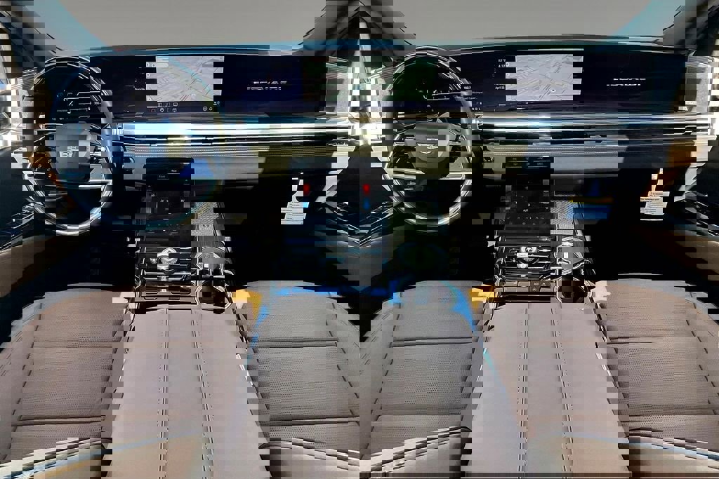 New 2026 Cadillac Escalade ESV Luxury w/ LPO, Radiant Package AWD/4WD image 5