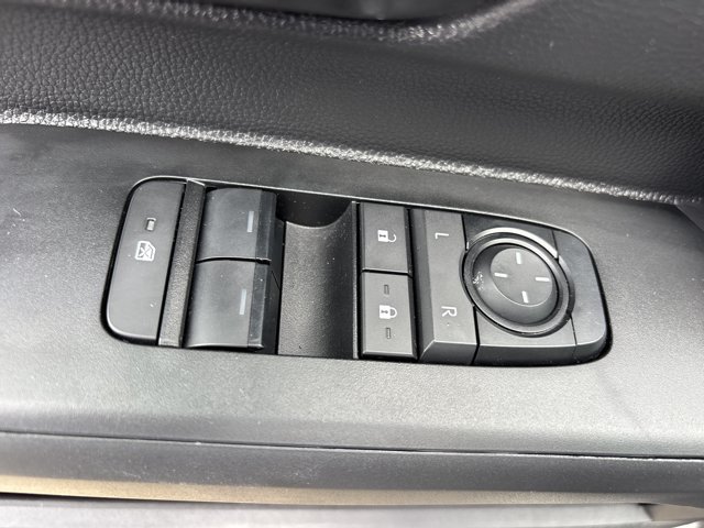 Used 2025 Toyota Tacoma SR RWD image 17