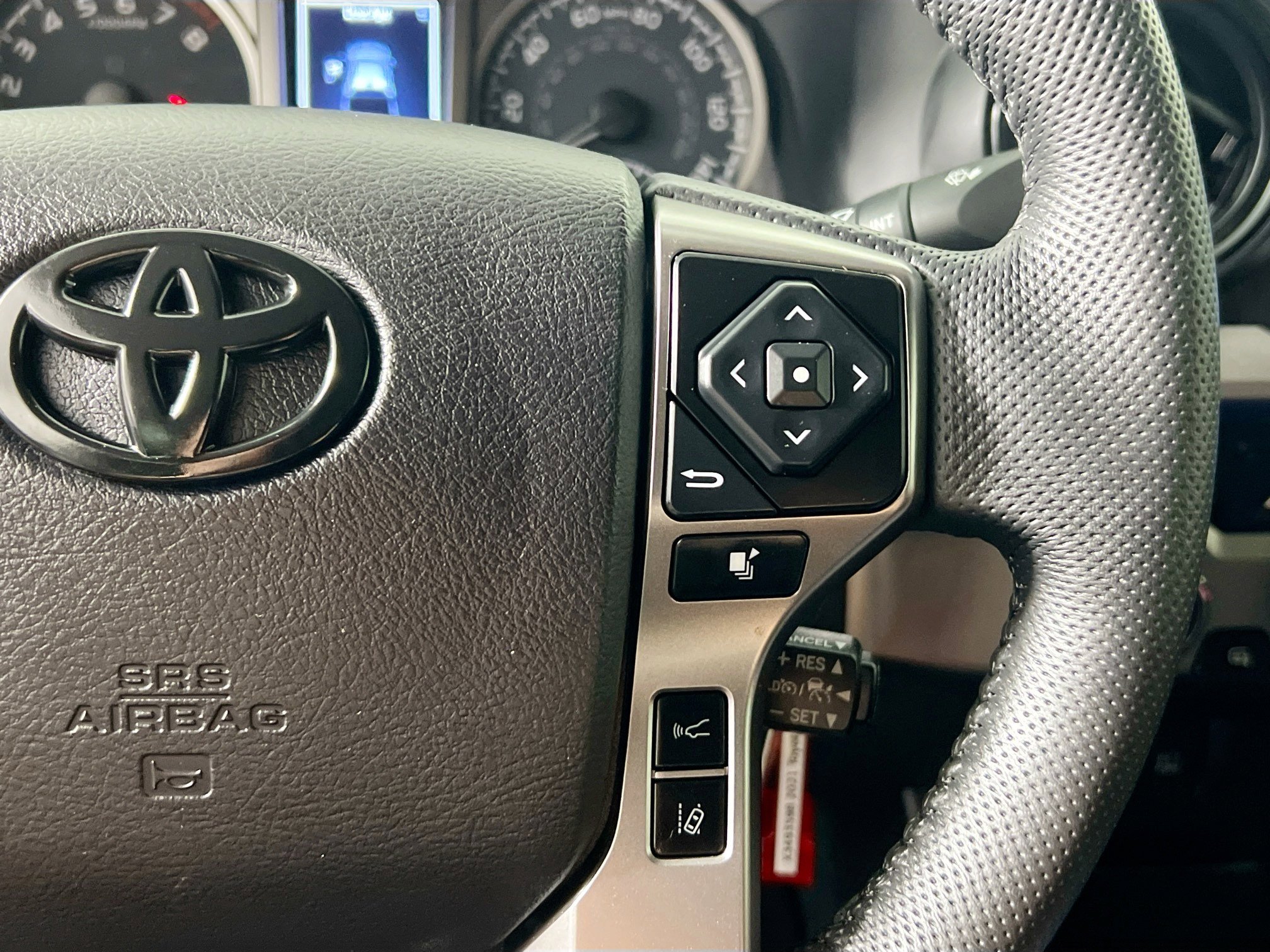 Used 2021 Toyota Tacoma SR5 AWD/4WD image 19