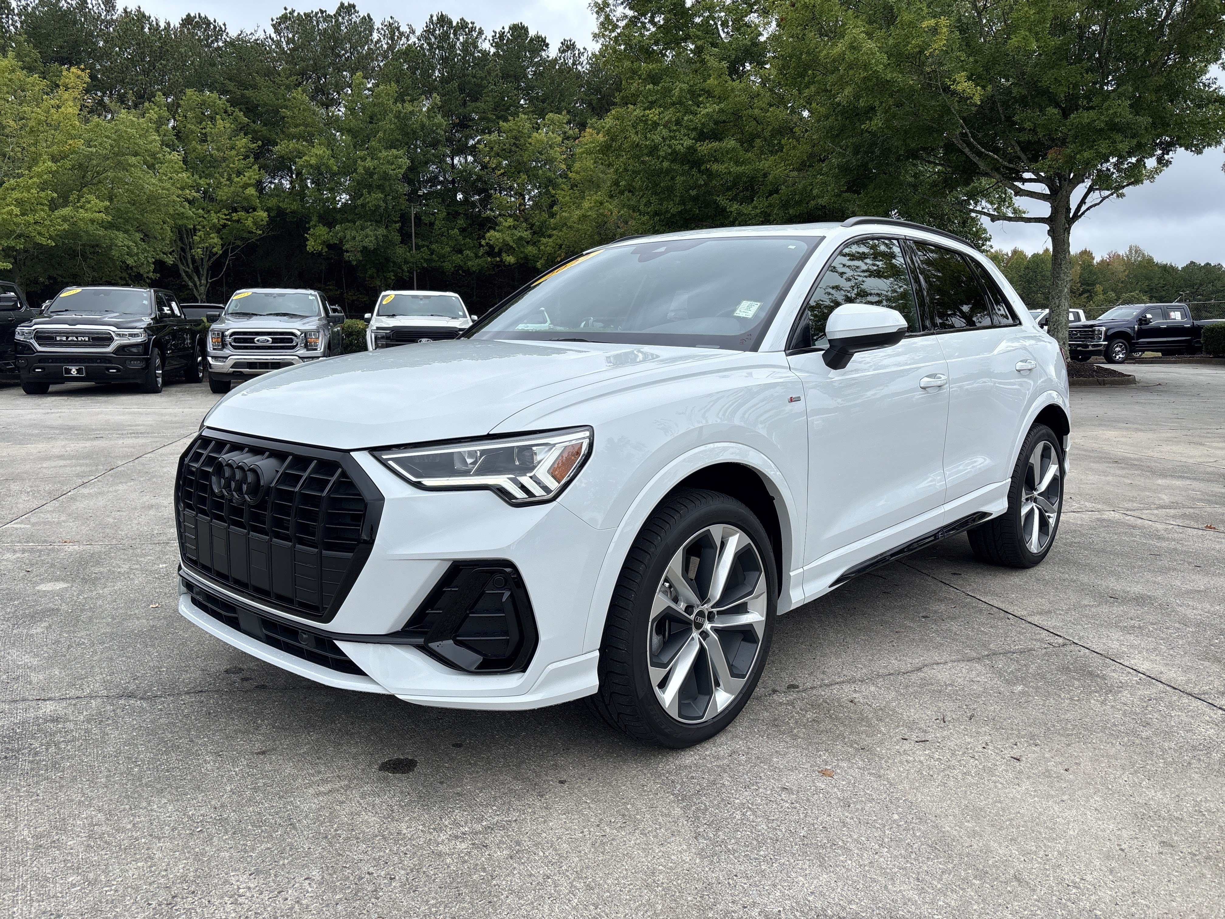 Used 2022 Audi Q3 2.0T Premium Plus AWD/4WD image 3