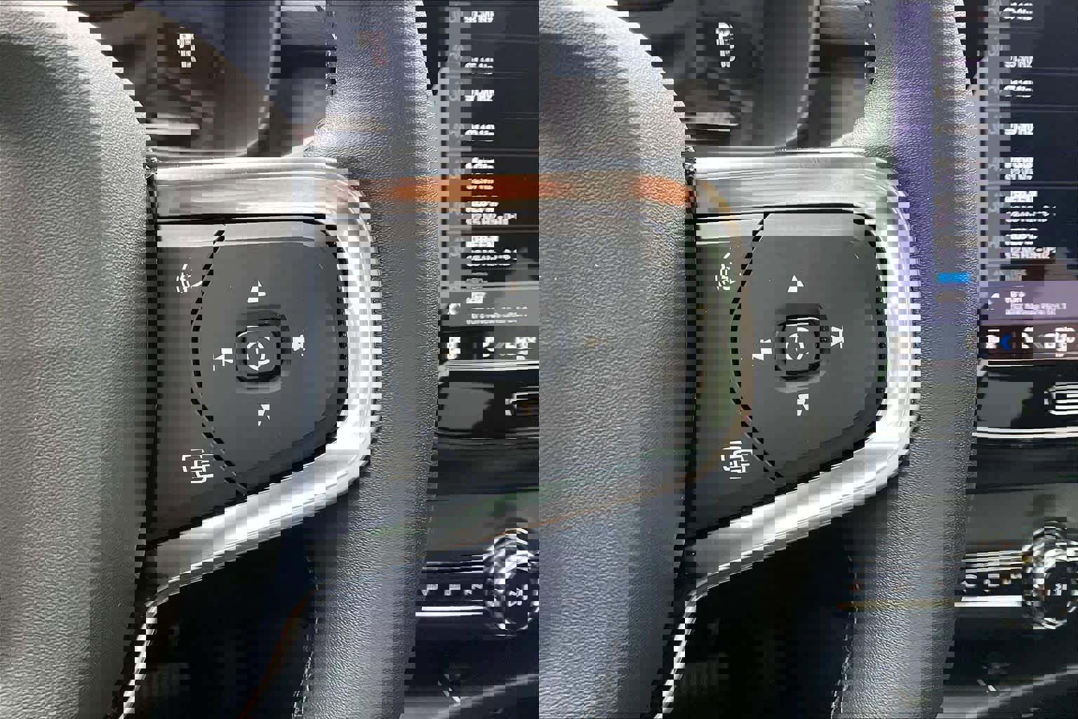 Used 2023 Volvo C40 P8 Recharge Ultimate image 22