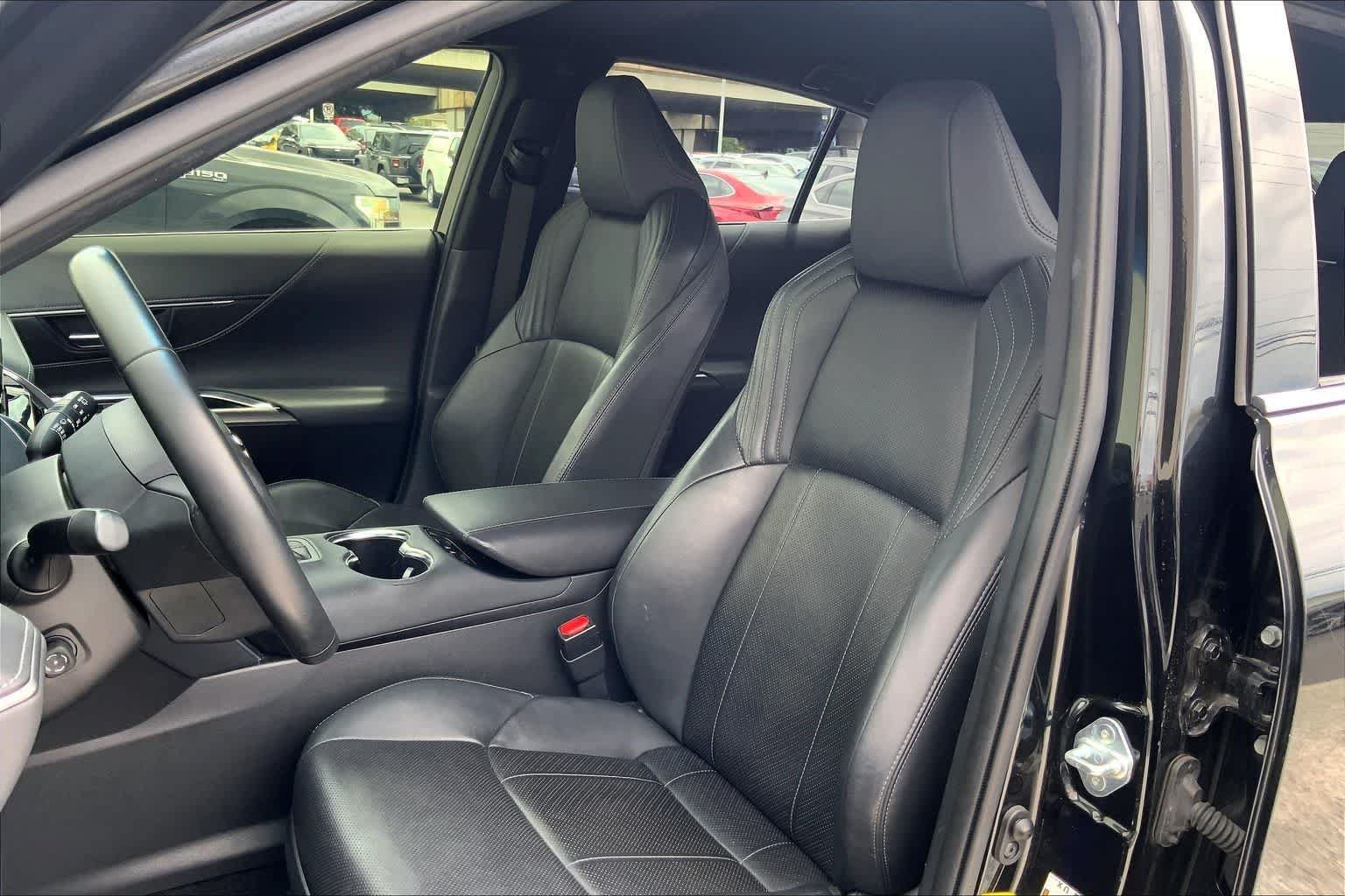 Used 2021 Toyota Venza XLE w/ Softex Package AWD/4WD image 11