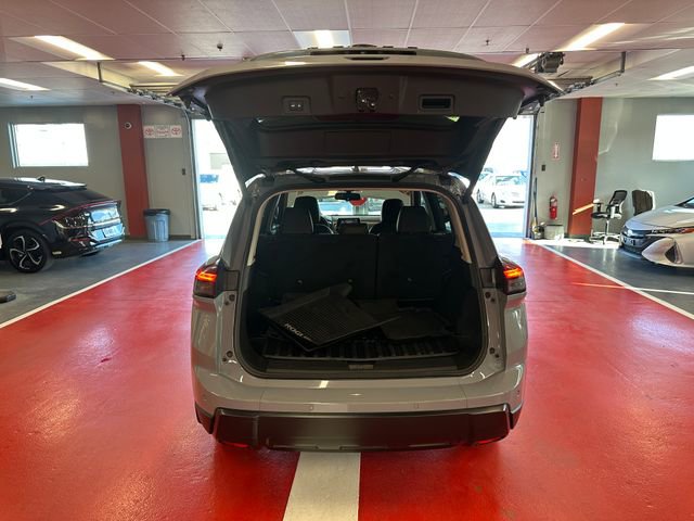 Used 2025 Nissan Rogue SV w/ Rock Creek Premium Package AWD/4WD image 26