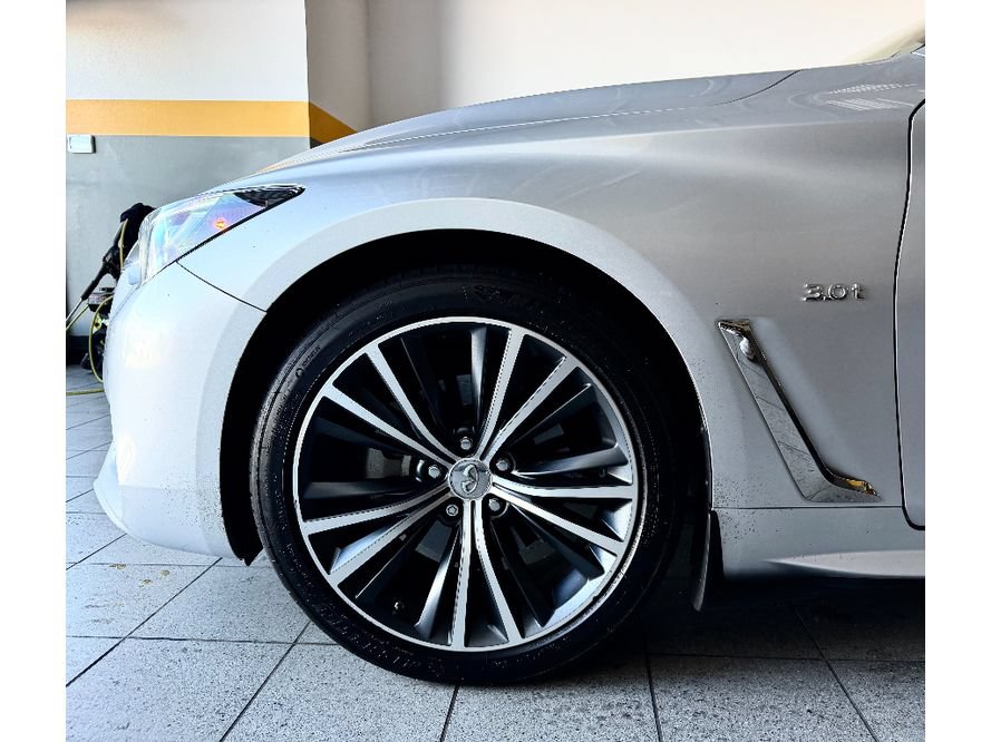 Used 2019 INFINITI Q60 3.0t Luxe w/ Essential Package AWD/4WD image 13