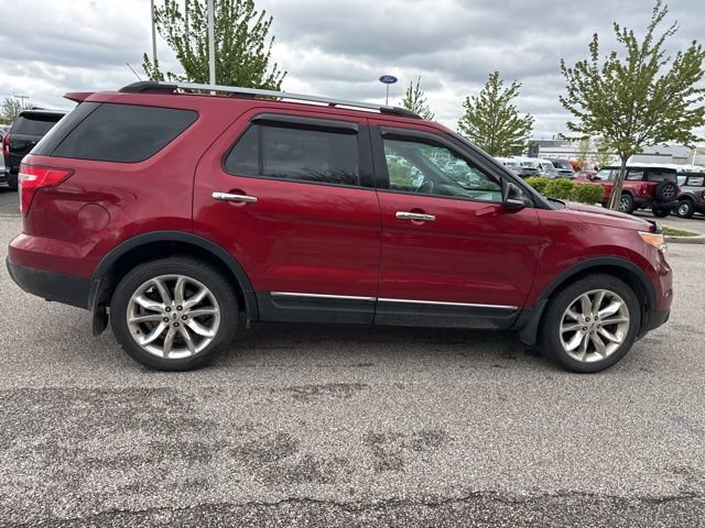 Used 2014 Ford Explorer XLT w/ Equipment Group 202A AWD/4WD image 8