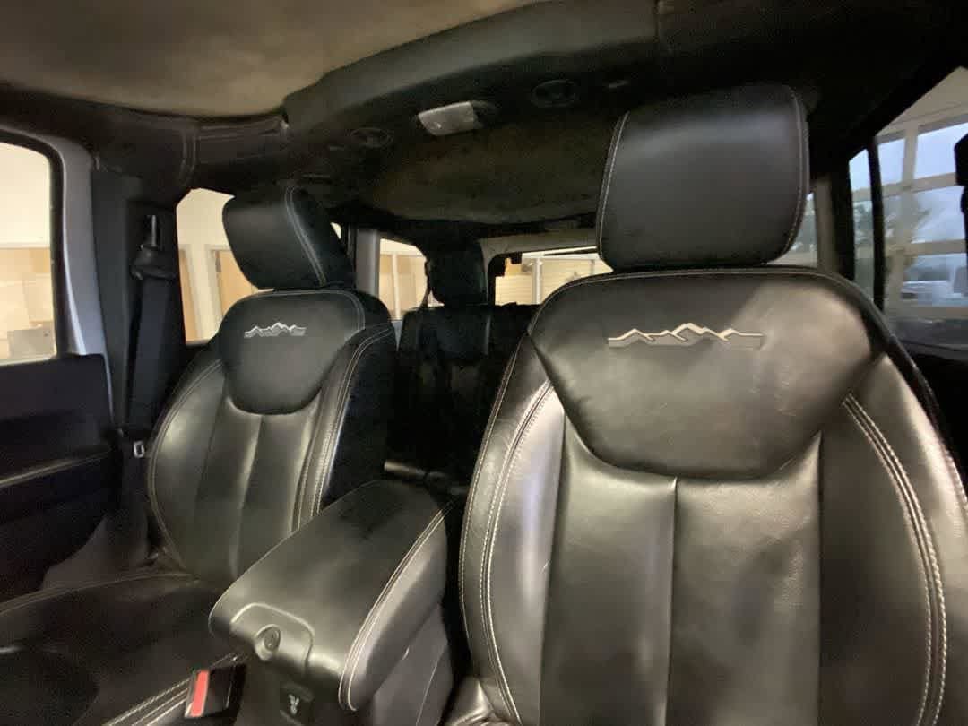 Used 2014 Jeep Wrangler Unlimited Sahara AWD/4WD image 13