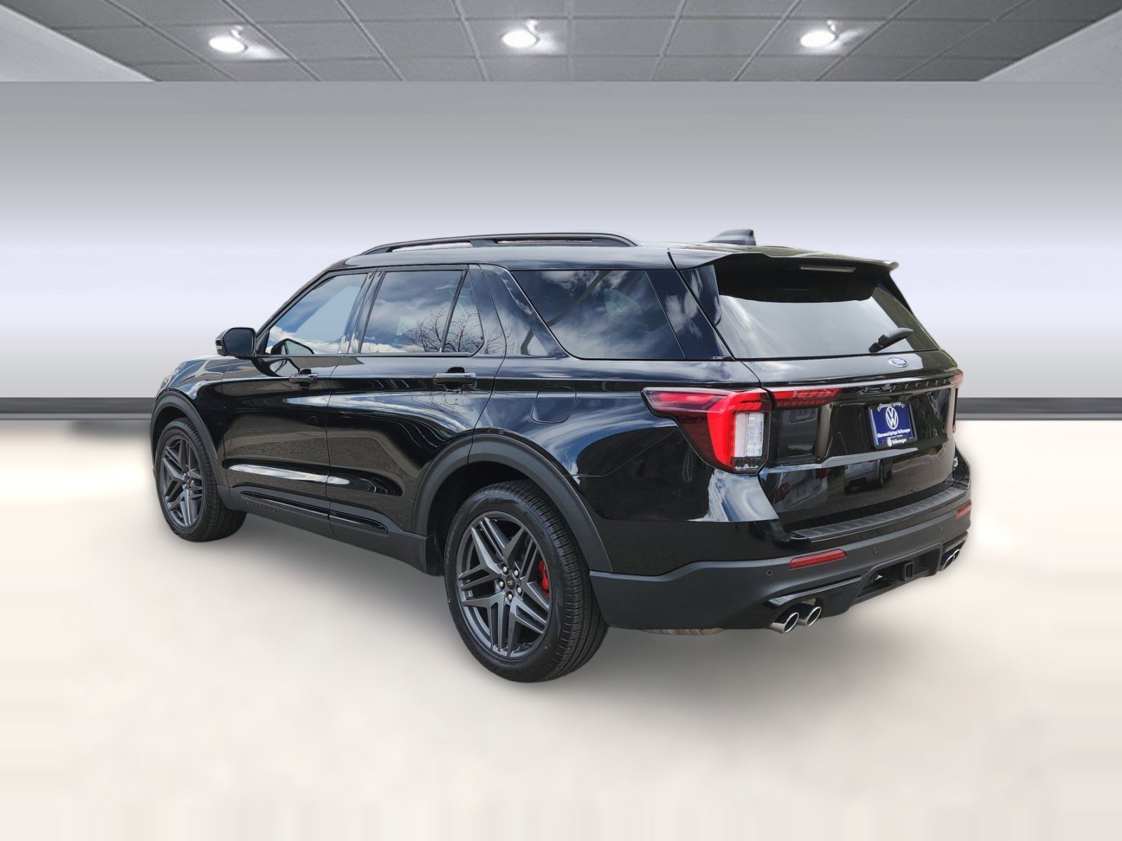 Used 2025 Ford Explorer ST AWD/4WD image 3