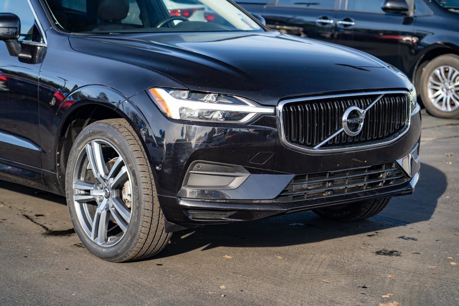 Used 2018 Volvo XC60 T5 Momentum w/ Convenience Package AWD/4WD image 6