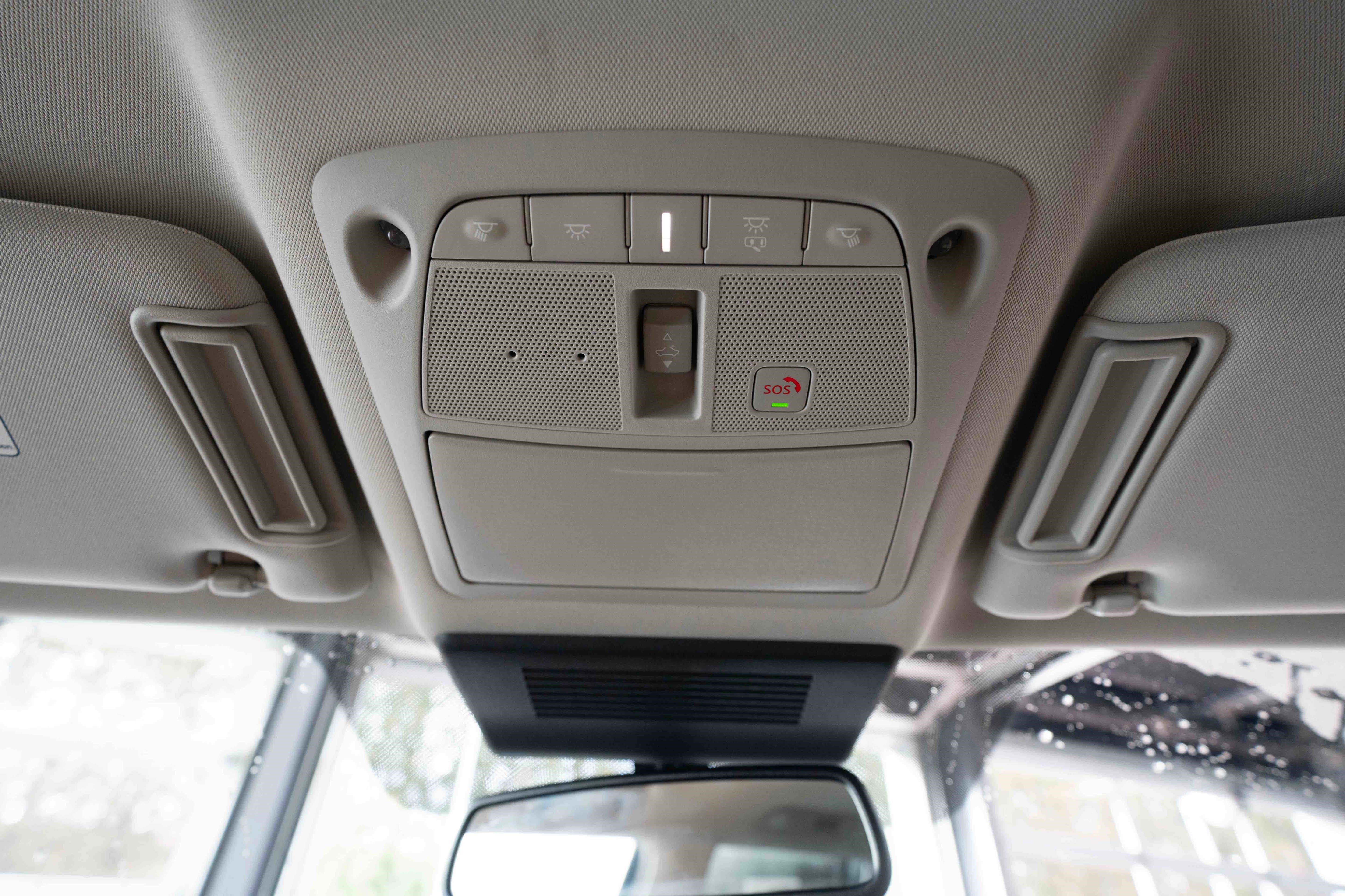 Used 2024 Nissan Armada SL w/ Captain's Chairs Package image 18