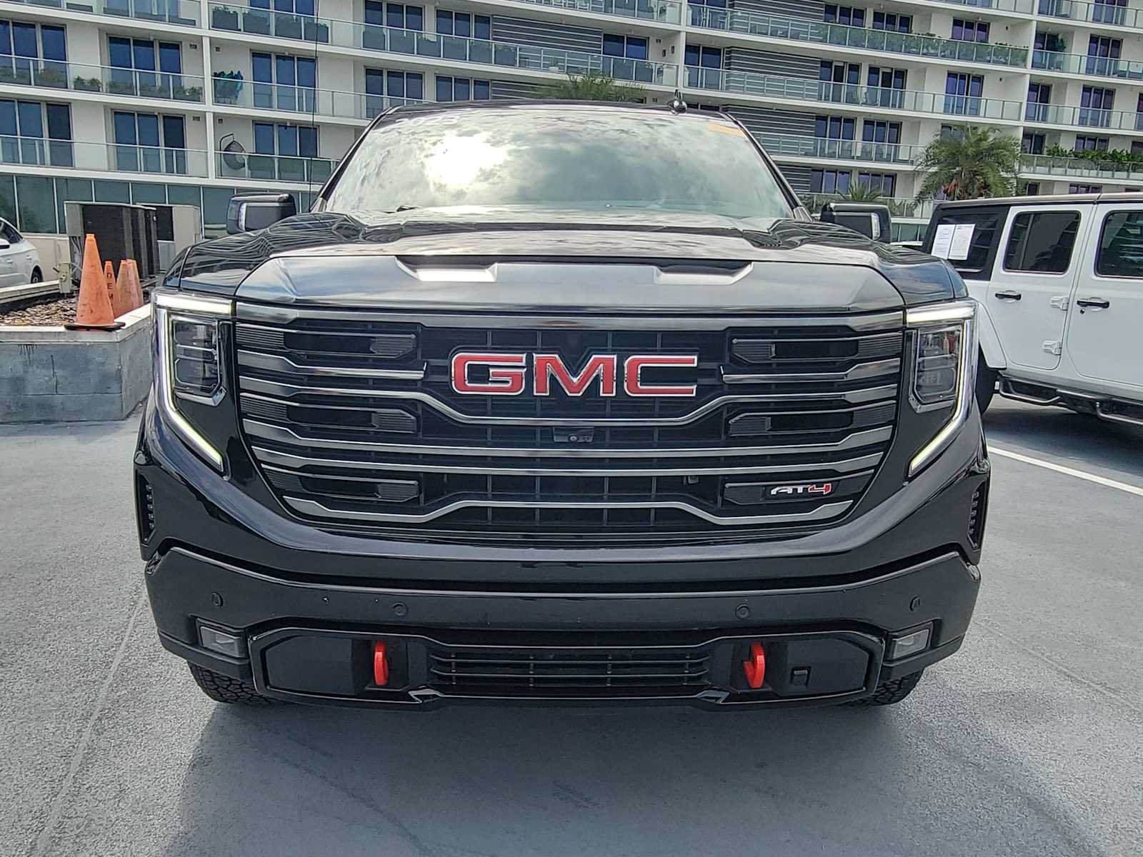 Used 2023 GMC Sierra 1500 AT4 w/ Technology Package AWD/4WD image 8