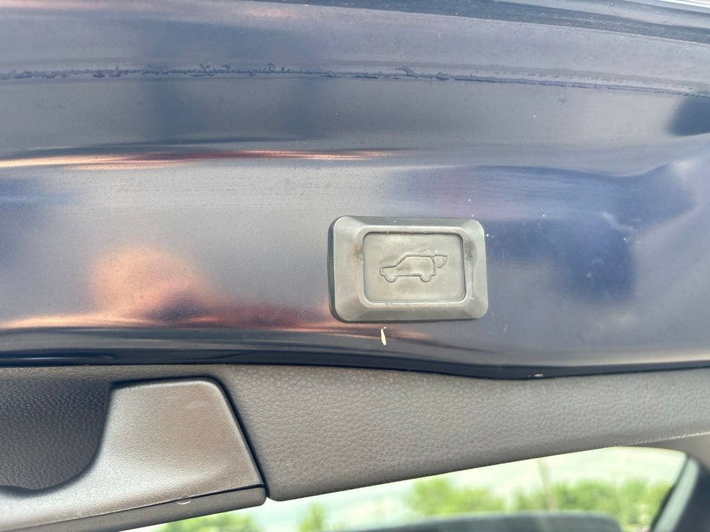 Used 2021 Toyota RAV4 XLE Premium FWD image 26