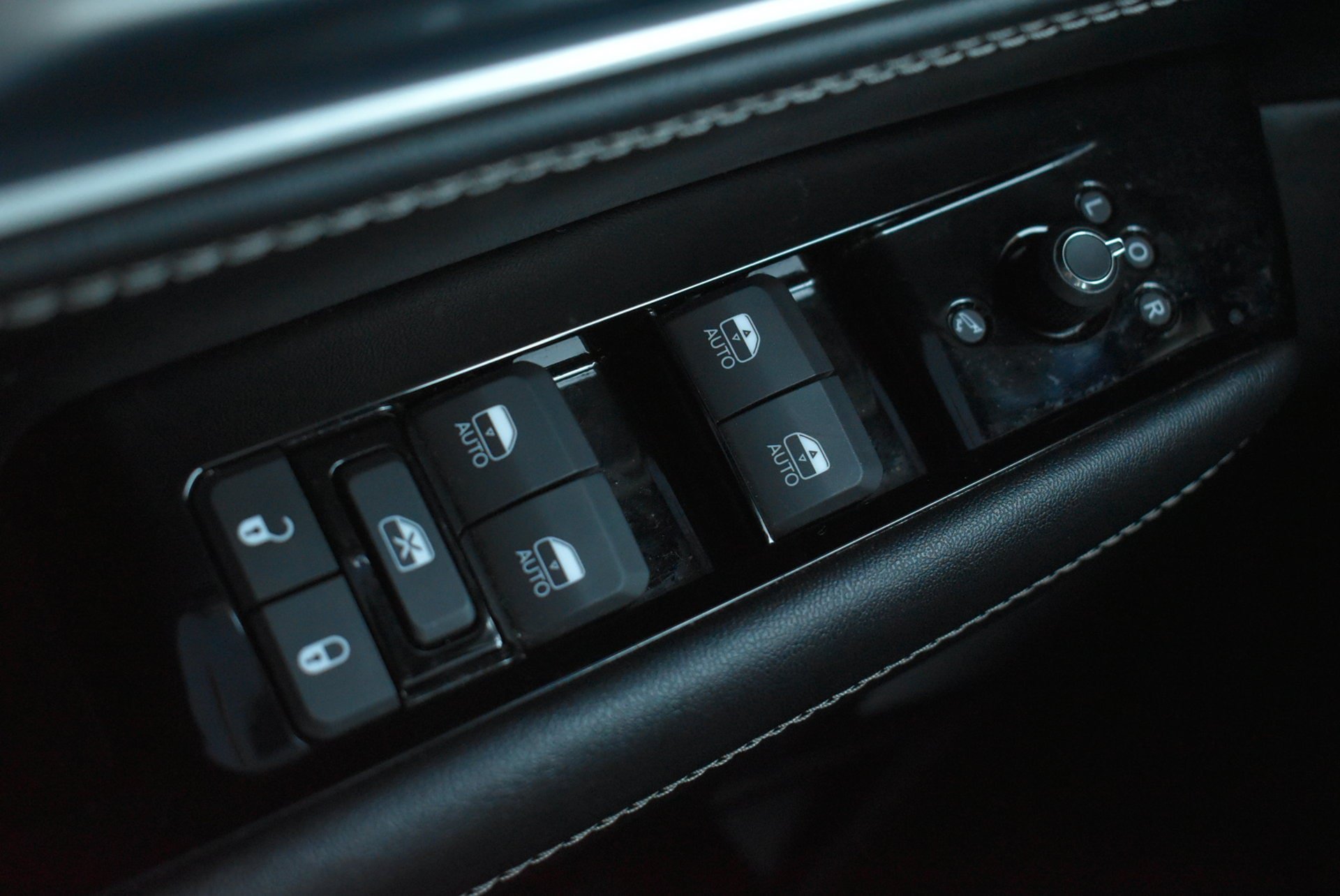 Used 2025 Jeep Wagoneer Series III AWD/4WD image 19