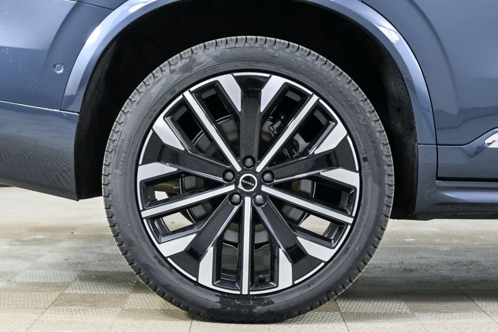 Certified 2026 Volvo XC90 B6 Plus w/ Protection Package Premier image 42