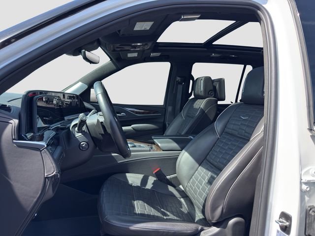 Used 2024 Cadillac Escalade Sport Platinum w/ LPO, ONYX Package image 9