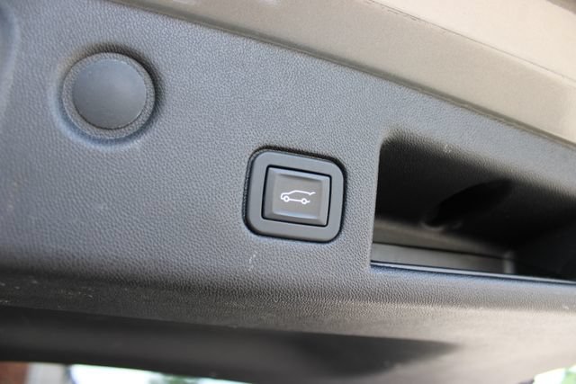 Used 2018 Chevrolet Equinox Premier AWD/4WD image 37