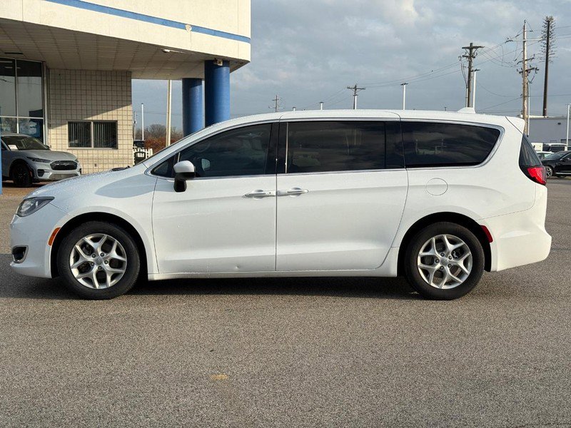 Used 2017 Chrysler Pacifica Touring Plus video 2