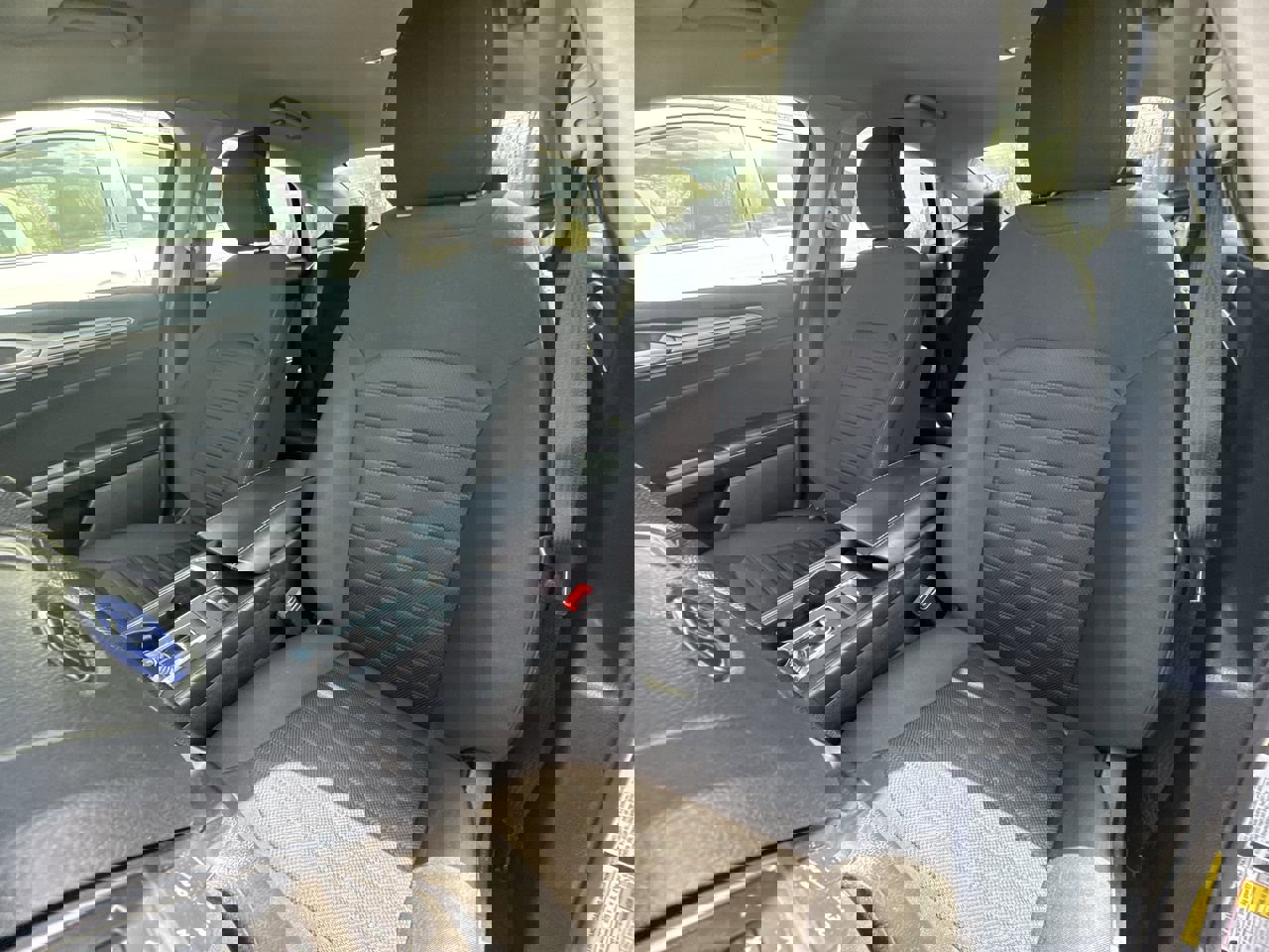 Used 2019 Ford Fusion SE image 2