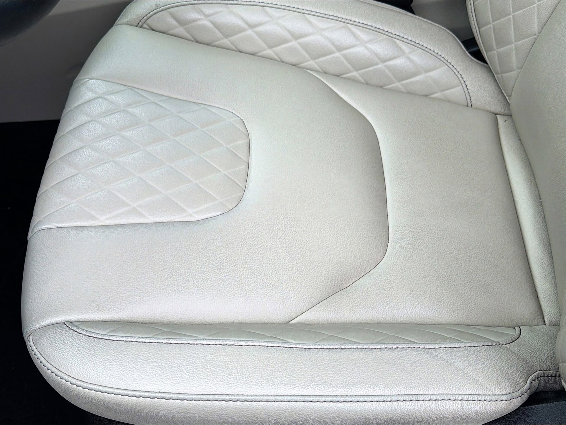 Used 2023 Ford Edge Titanium AWD/4WD image 21