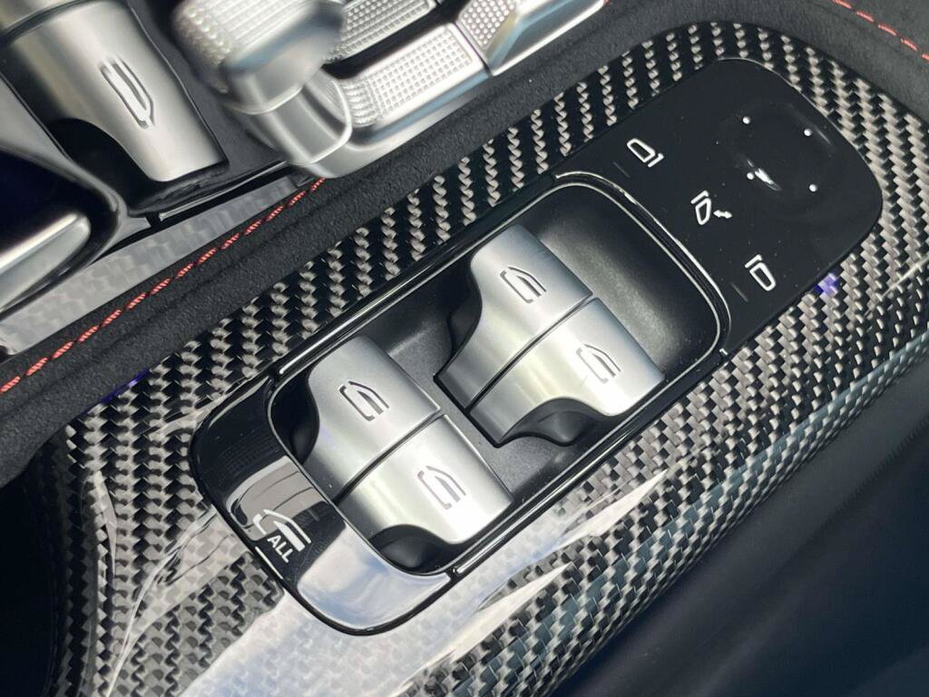 New 2026 Mercedes-Benz SL 63 AMG 4MATIC image 34