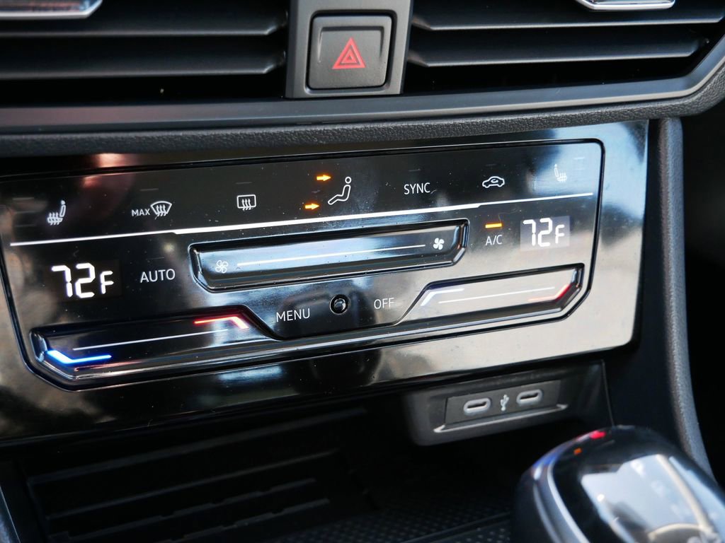 Used 2025 Volkswagen Jetta SE image 20