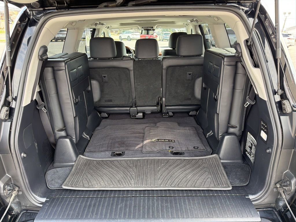 Used 2016 Lexus LX 570 4WD w/ Luxury Package image 18