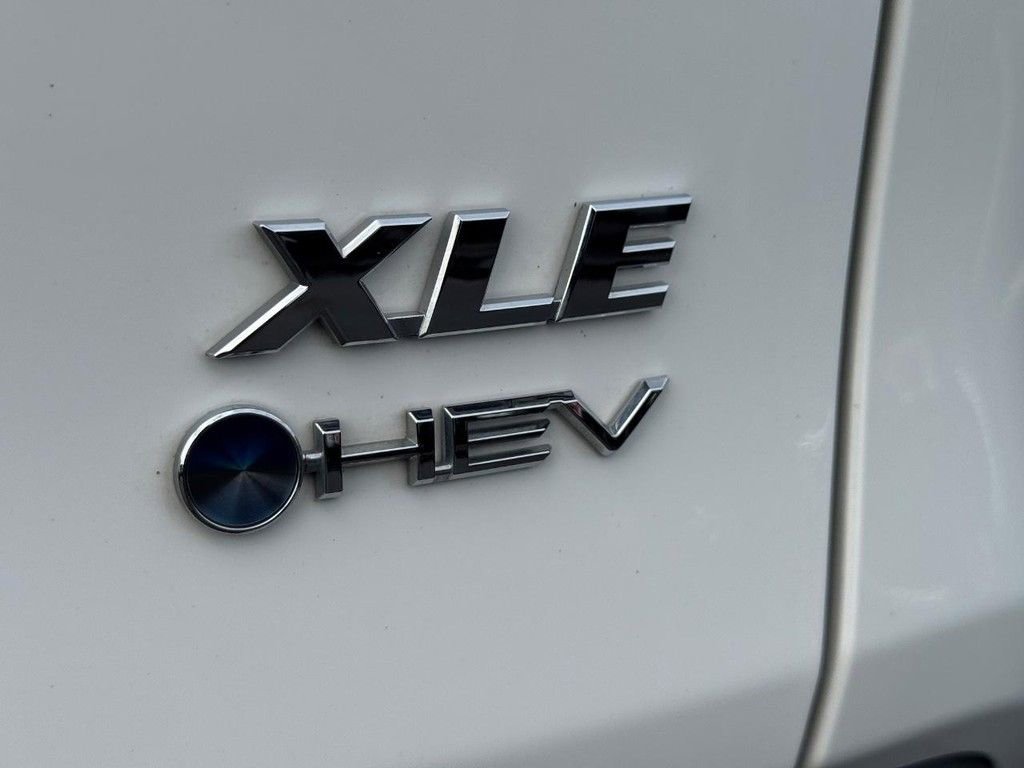 Used 2025 Toyota RAV4 XLE AWD/4WD image 21