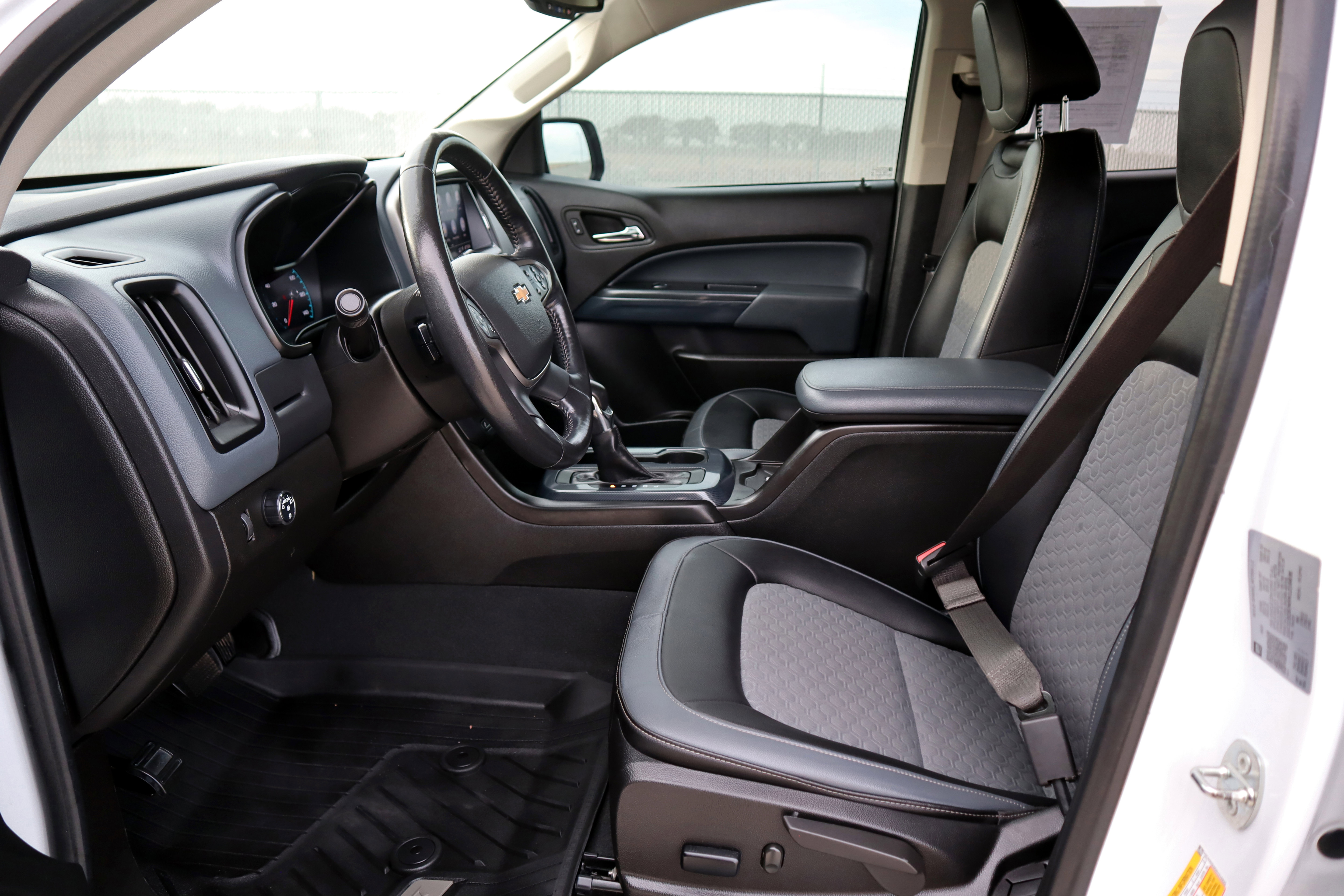 Used 2022 Chevrolet Colorado Z71 image 23