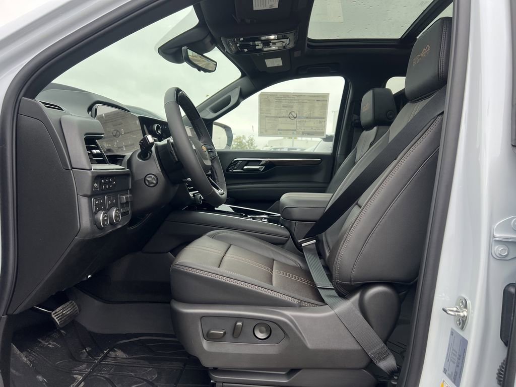 New 2026 Chevrolet Suburban High Country image 4