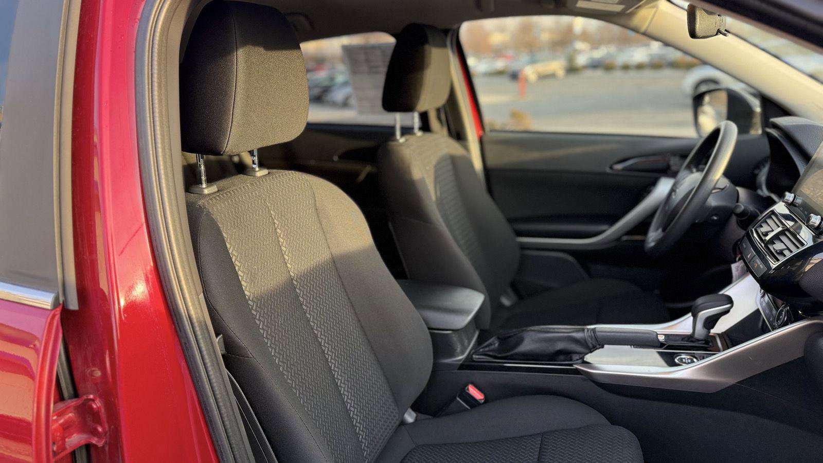 Used 2023 Mitsubishi Eclipse Cross LE image 32