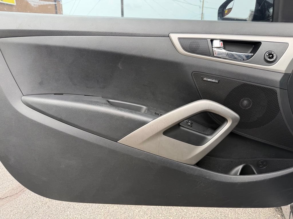 Used 2017 Hyundai Veloster Value Edition FWD image 30