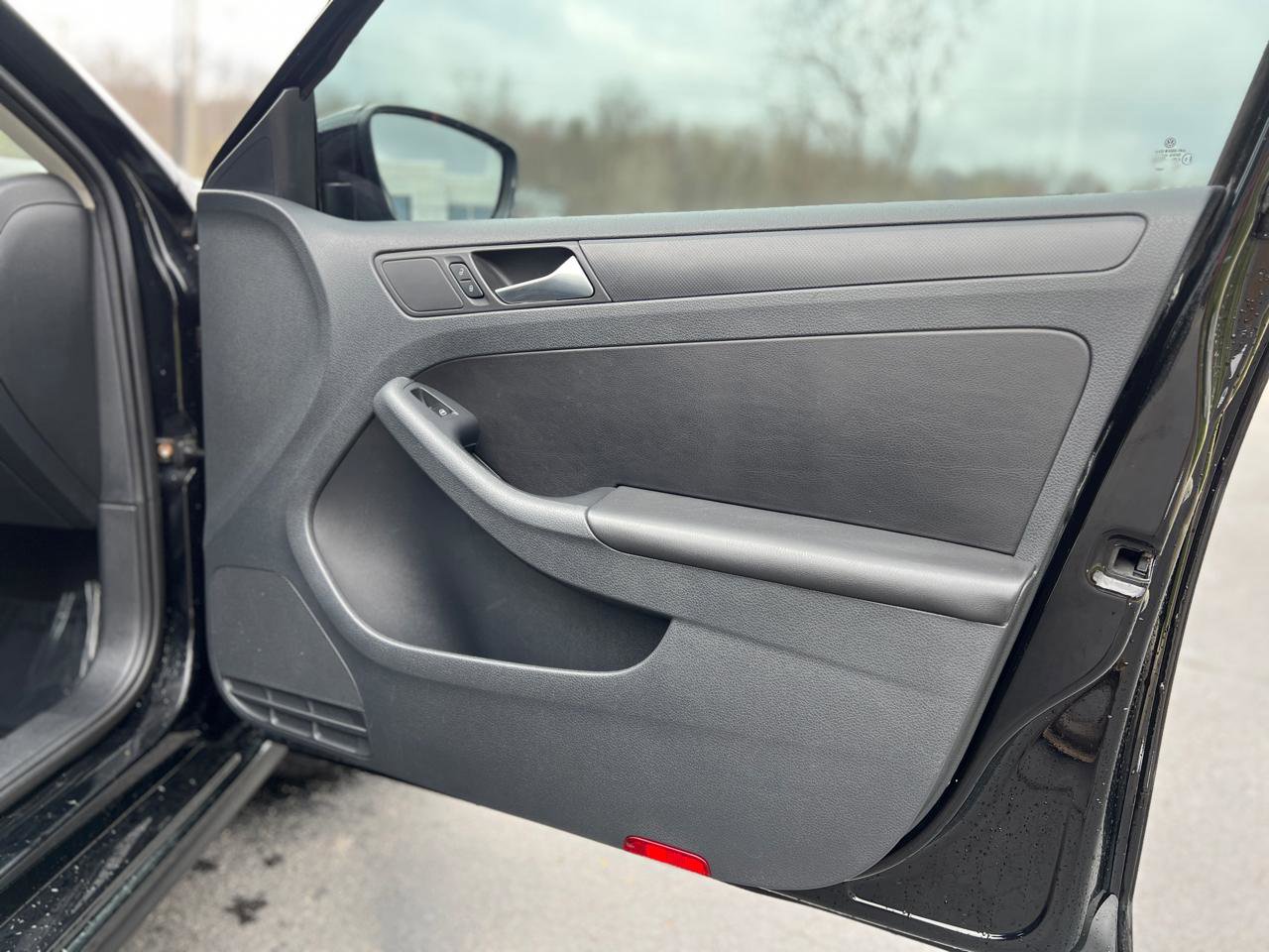 Used 2012 Volkswagen Jetta SE image 34