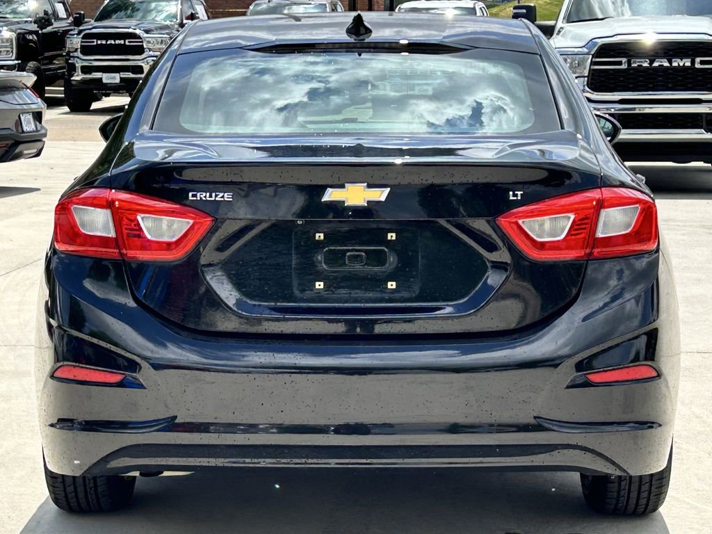 Used 2017 Chevrolet Cruze LT w/ Sun And Sound Package FWD image 5