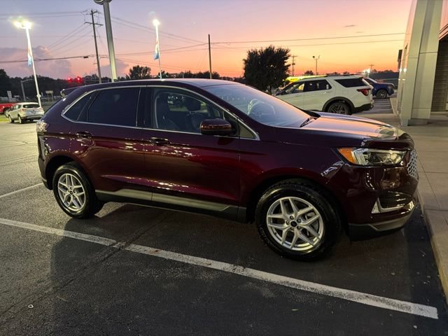 Used 2024 Ford Edge SEL w/ Convenience Package AWD/4WD image 4