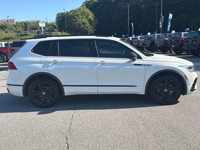 Used 2023 Volkswagen Tiguan SE R-Line FWD image 9