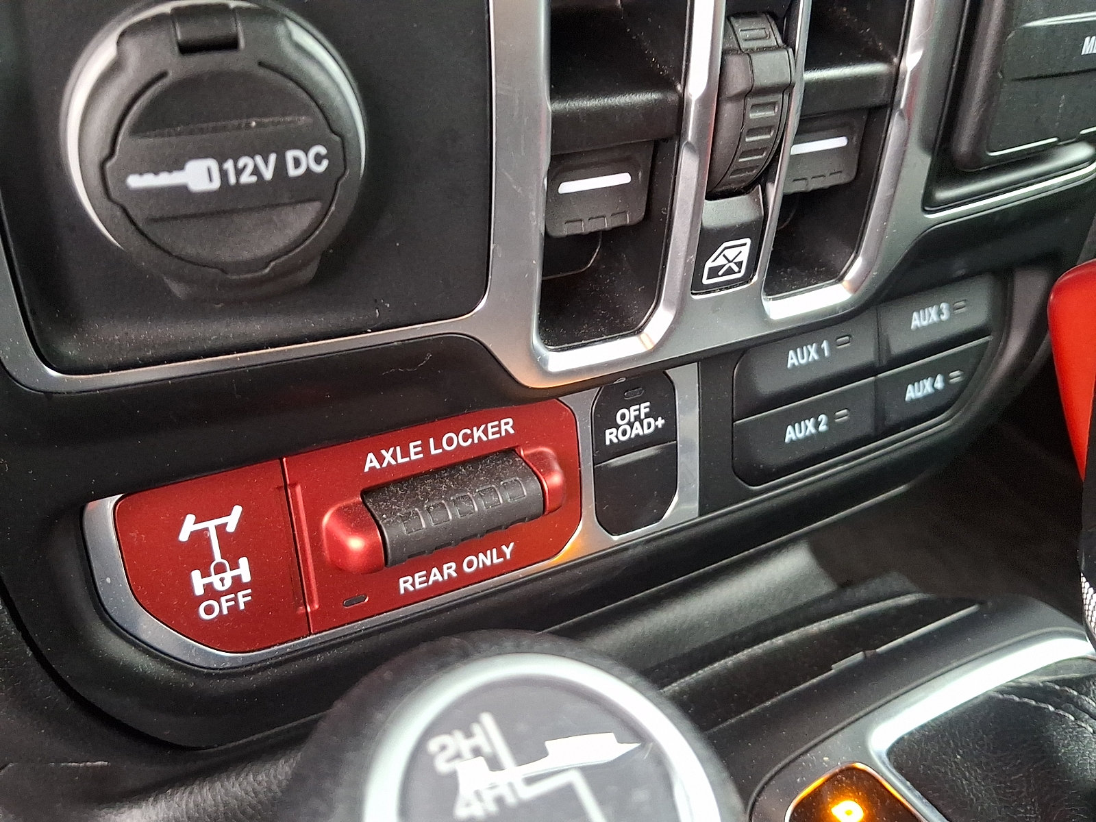 Used 2025 Jeep Gladiator Sport AWD/4WD image 23