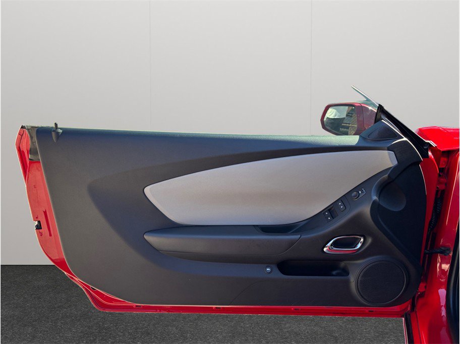 Used 2015 Chevrolet Camaro LS RWD image 17