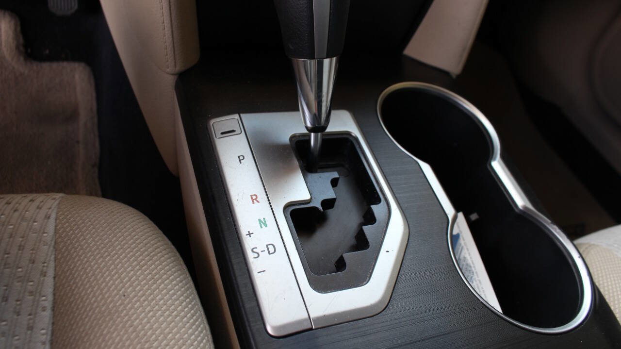 Used 2012 Toyota Camry LE image 37