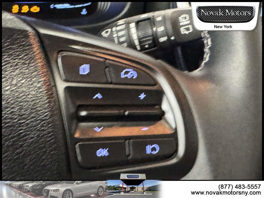 Used 2025 Hyundai Venue SEL image 18