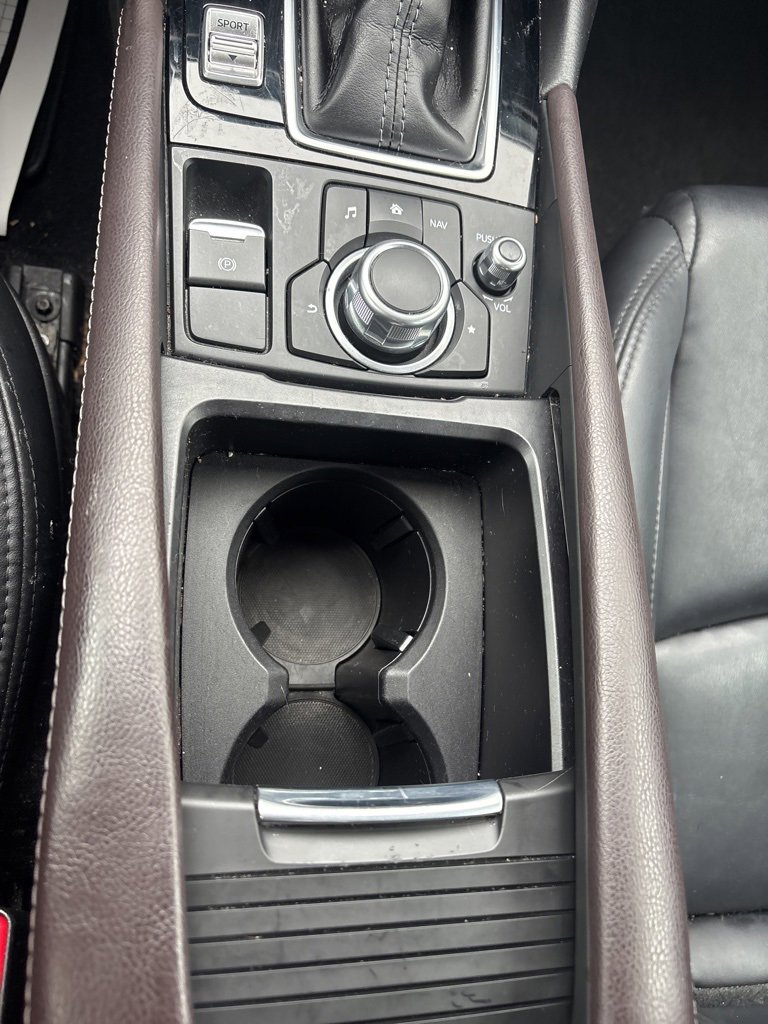 Used 2018 MAZDA MAZDA3 Touring image 33