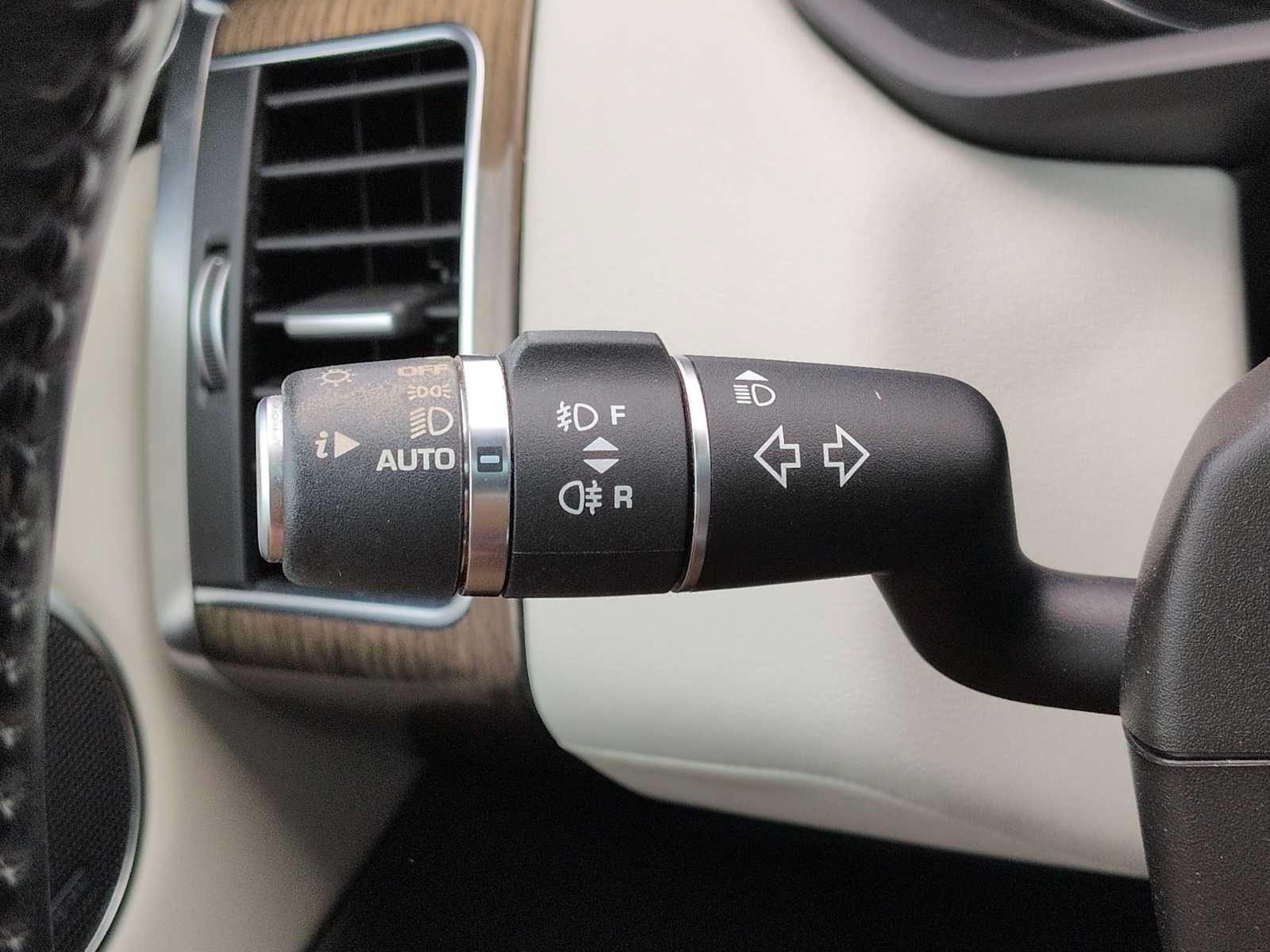 Used 2016 Land Rover Range Rover Sport SE AWD/4WD image 29