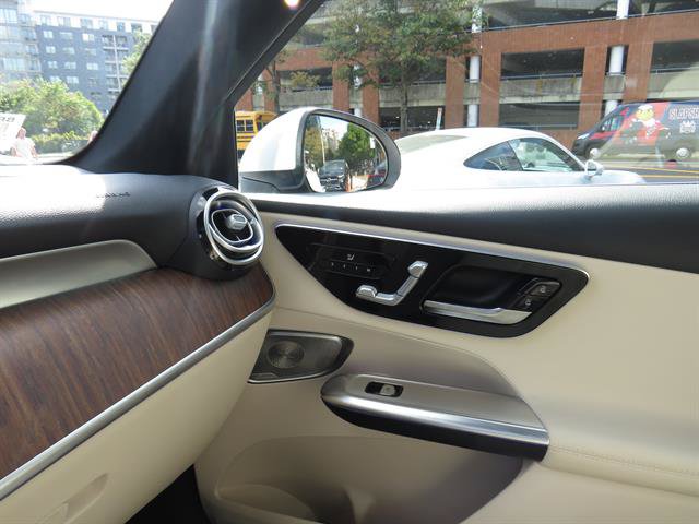Used 2026 Mercedes-Benz GLC 300 4MATIC image 15