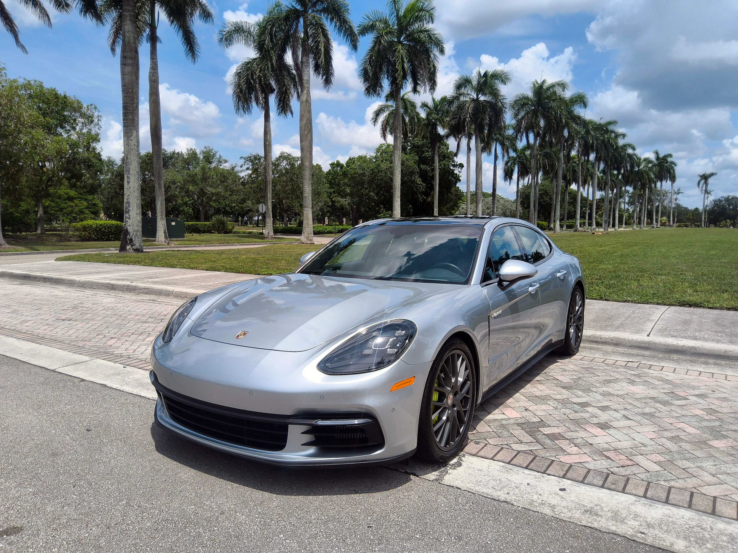 Used 2018 Porsche Panamera 4 AWD/4WD image 3