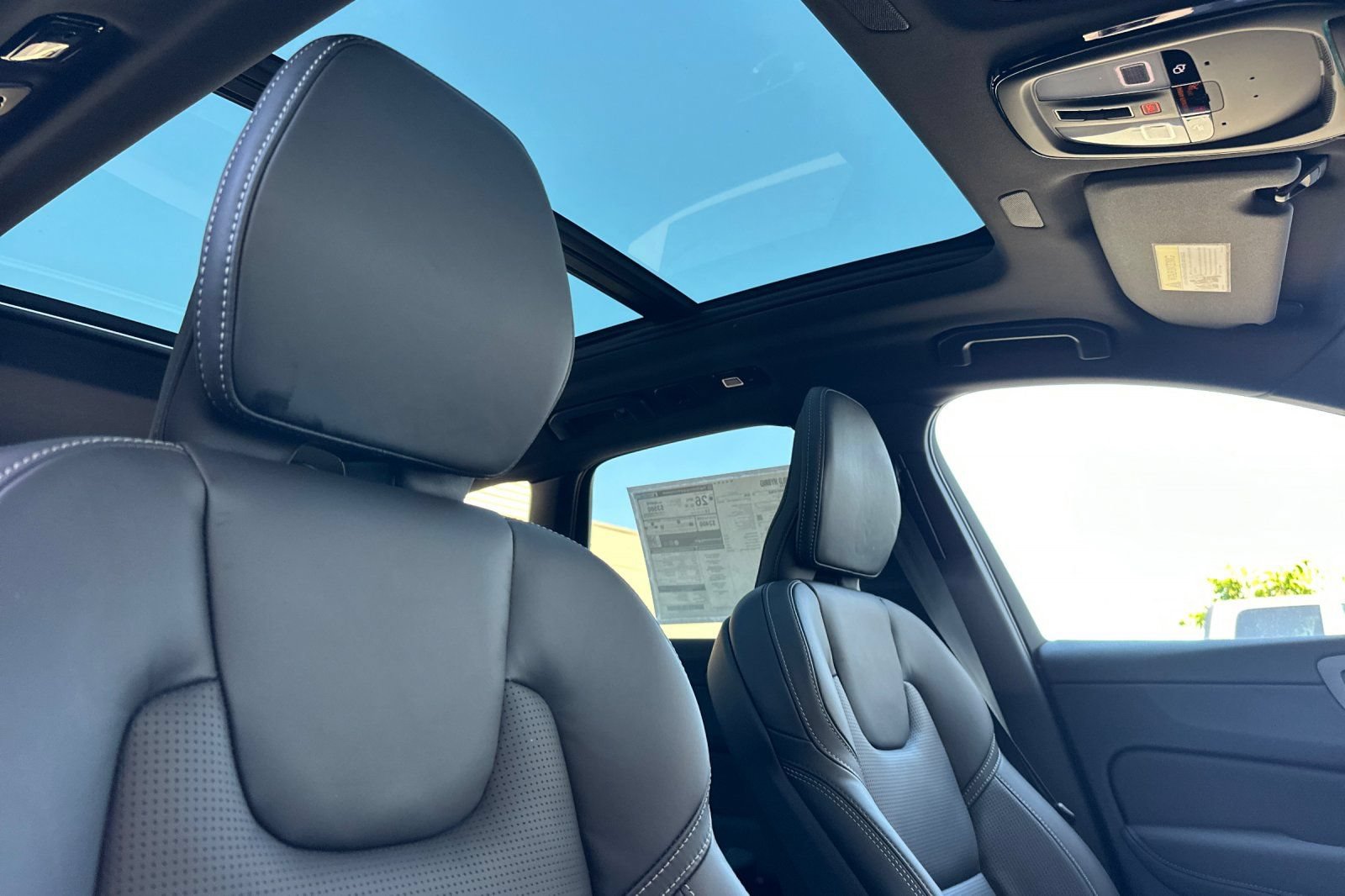 New 2026 Volvo XC60 B5 Ultra w/ Climate Package AWD/4WD image 16