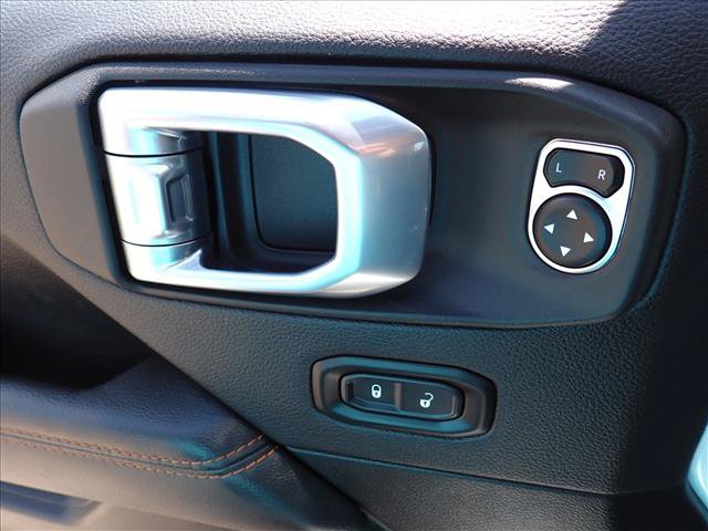 Used 2022 Jeep Gladiator Mojave w/ Cold Weather Group AWD/4WD image 14
