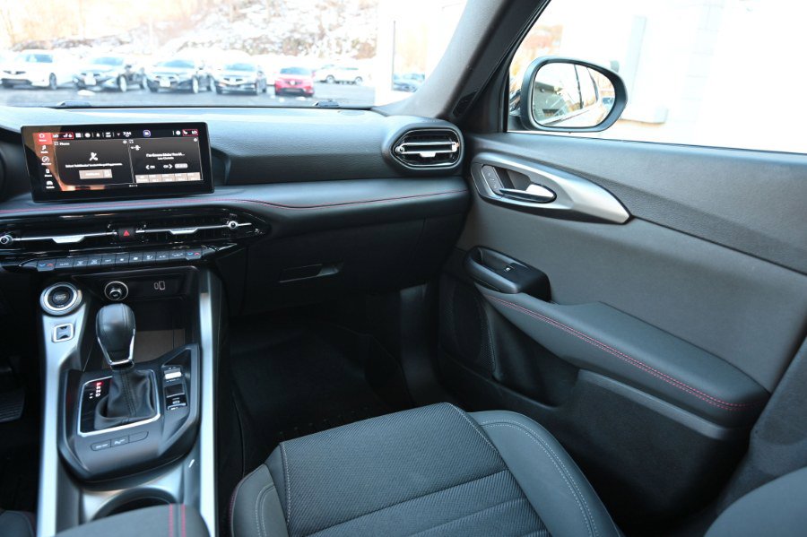 Used 2024 Dodge Hornet R/T w/ R/T Blacktop Package image 15