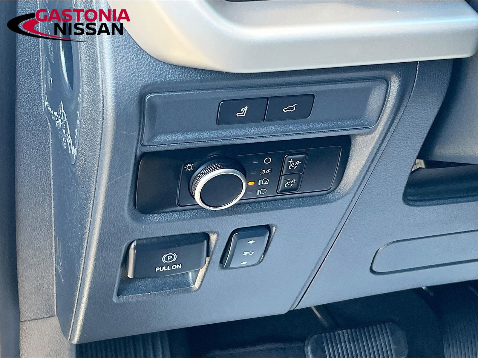 Used 2024 Ford Expedition Max XLT image 13