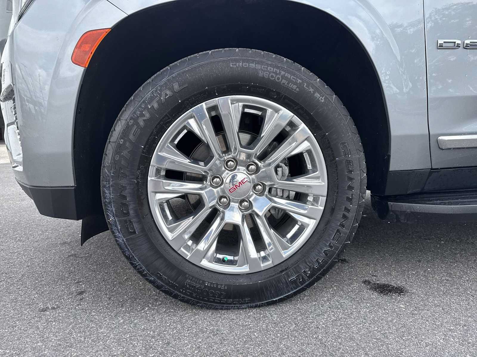 Used 2024 GMC Yukon XL Denali AWD/4WD image 13